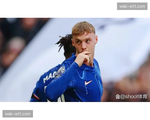 切尔西队如何摆脱对帕尔默的单核依赖，展现出哪些攻守平衡的转变？