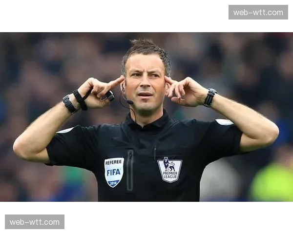 一位澳大利亚的盲人球迷如何通过特殊音频解说服务“观看”英超比赛